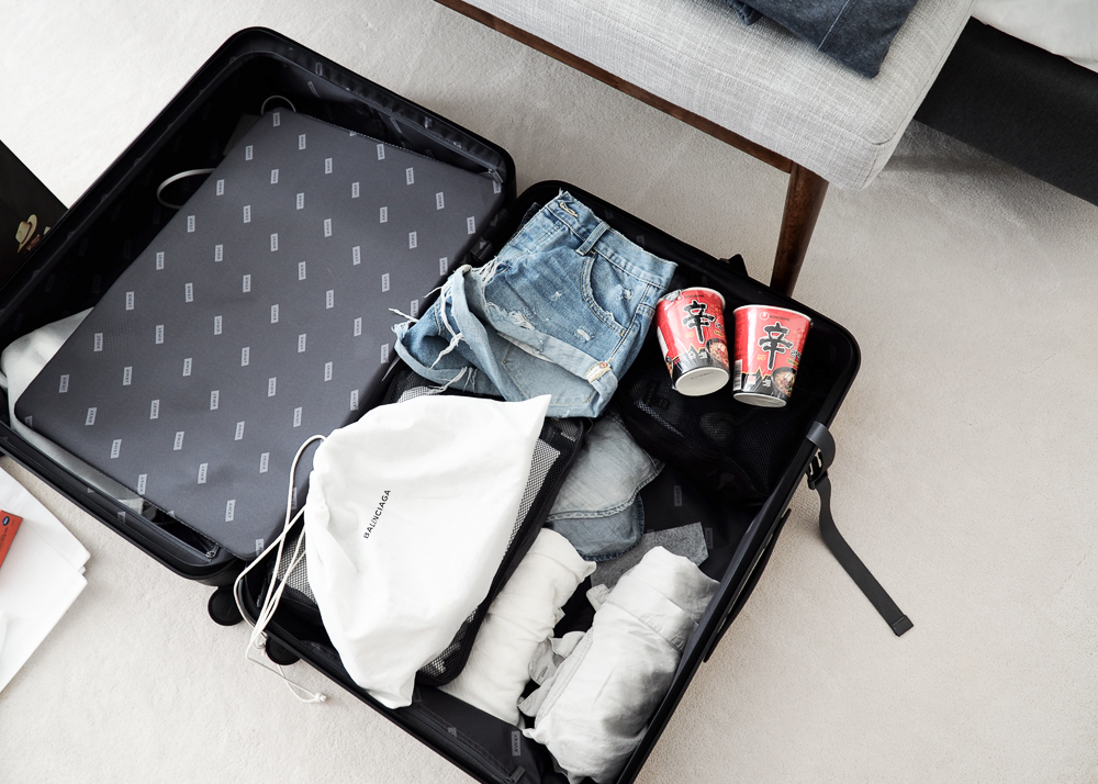 Away luggage organization