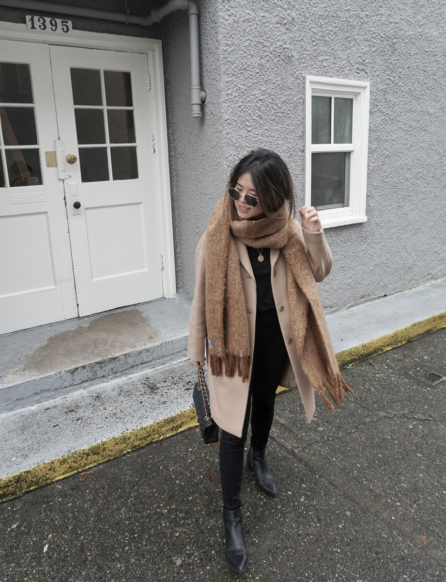 Everlane The Cocoon Coat in Camel